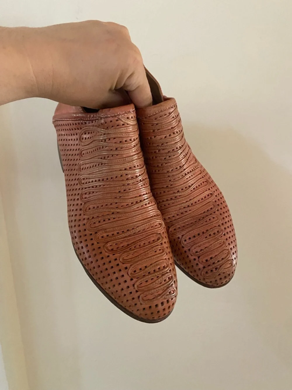 Ducanero Italy Laser Cut Perforated Leather Ankle Boots Shooties Size 39